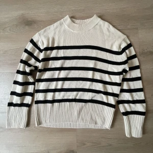 Stickad tröja - Helt ny stickad tröja från Gina tricot. Stl S. 🩷🩷💘