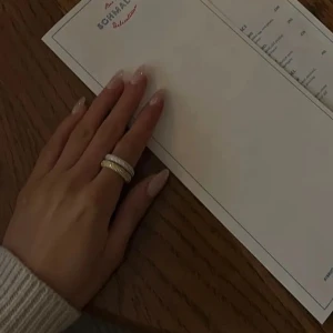 Pave ring ANI - Pave ring från ANI i silver, storlek 17, aldrig använd då den tyvärr inte passar. Köpt för 900 🤍