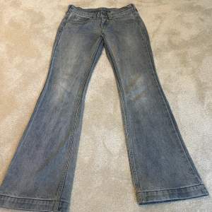 Assnygga lågmidjade jeans från brandy Melville!  Skriv privat för mått/mer info