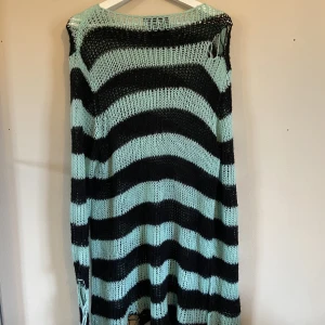 Killstar stickade tröja - Turkos Killstar stickat tröja. Bra skick, förutom en lite fläck på framsidan. Storlek M. Ordinarie pris: cir 653kr (€46,95) ✨