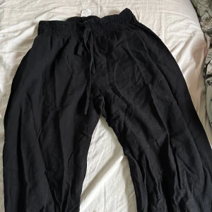 Svarta linnebyxor  - Svarta linnebyxor, endast provad och missade att skicka tillbaka medan det fortfarande gick!