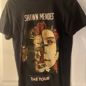 Köpt på Shawn Mendes konsert i Stockholm 2019. Använd antal gånger.