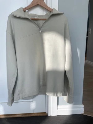 Arket tröja i storlek M - Arket tröja i bra skick. Storlek M. Nypris 800kr