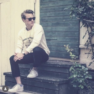 Vit tröja - Resteröds - Vit (creme-vit) tröja från Resteröds. Sparsamt använd och legat i garderoben för det mesta. 