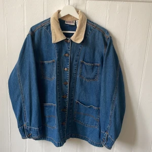 Jeansjacka - Jeansjacka / tjock jeansskjorta Secondhand find 