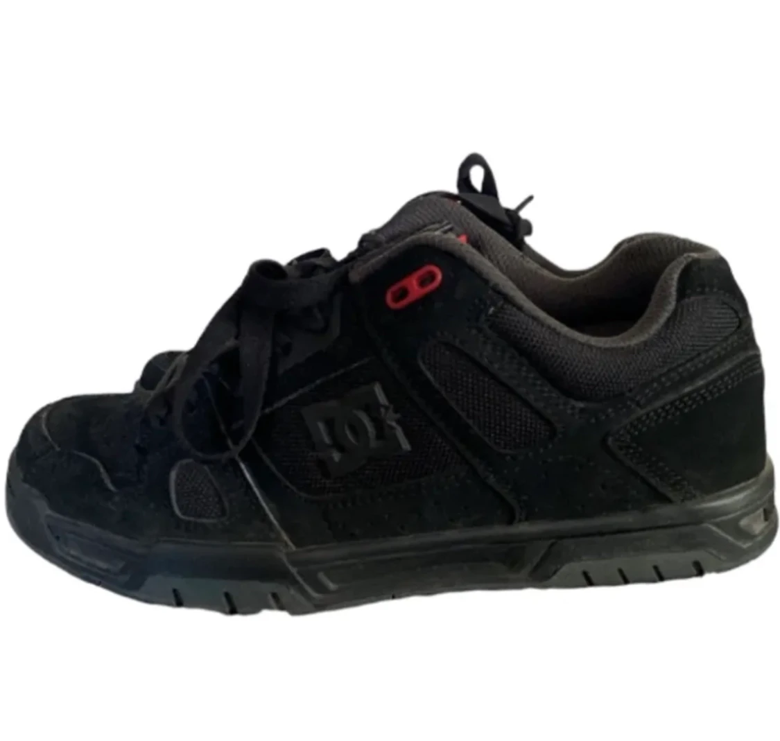 DC shoes