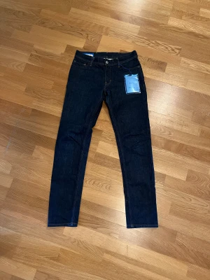 Acne jeans! - Acne jeans med prislappen kvar  Storlek 28/32 Modell: North indigo
