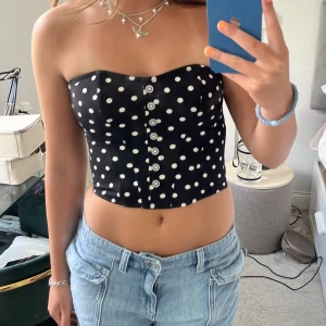 Prickig korsett!  - Så snygg prickig korsett!!