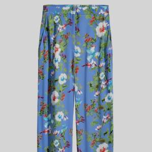 H&M Wide Trousers with Ruffles & Florals 🌸 100% viscose 🌱  H&M Art.nr 0540241002