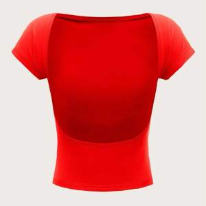 Supersnygg röd tröja med helt öppen rygg😍