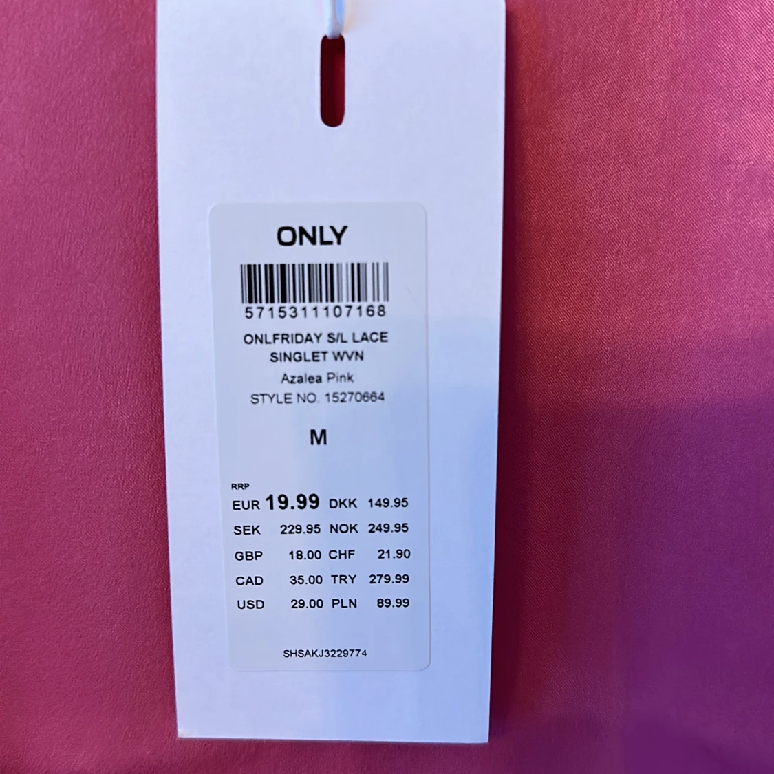 Linne i satin med spets  - 91