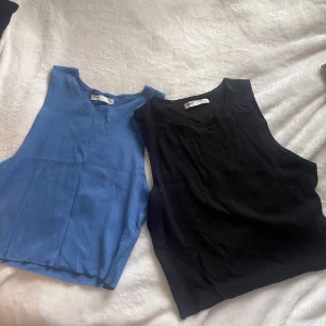 Toppar - Jätte fina toppar från Pull and Bear i storlek L💗 aldrig använda, går bra att köpa bara en om man så vill, isåfall kontakta mig. 
