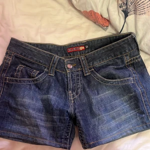 Lågmidjade shorts  - Fina lågmidjade shorts säljer för behöver pengar (: pris kan ändras vid snabbt köp 