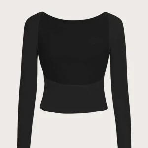 Tröja med öppen rygg - Snygg tröja med öppen rygg som inte kommer till användning, använd 1 gång💞