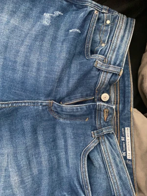 Jeans  - Köpte dom här jeansen på plick av en tjej men dom var för stora för mig:( jätte snygga jeans,bara o skriva om du är intresserad ❤️