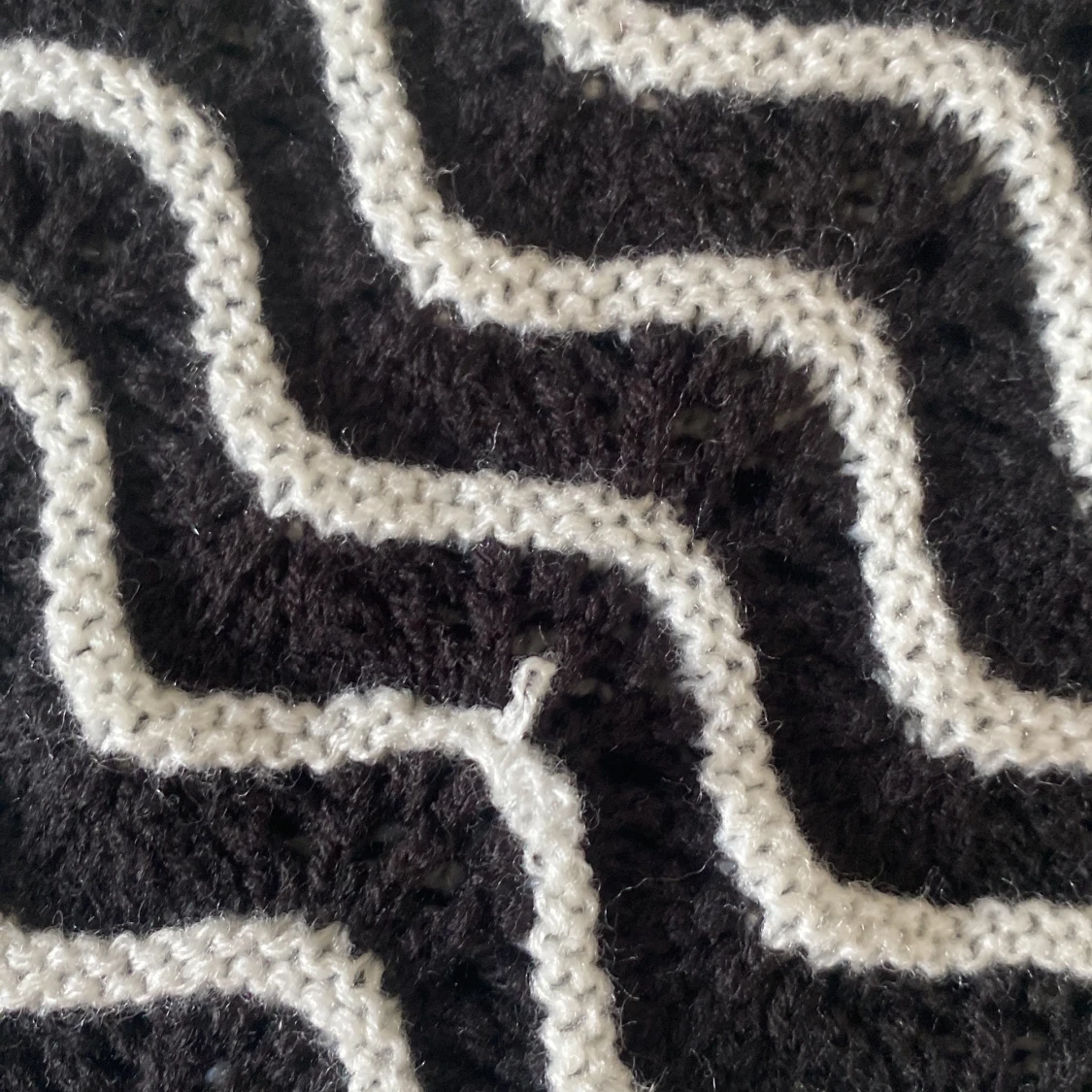 Stickad svart och vit tröja h&m - 91