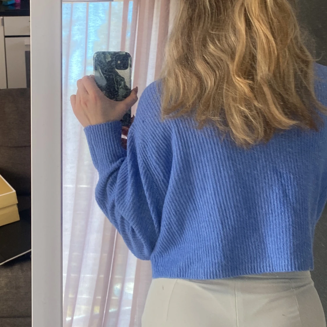 Blå stickad tröja - 90