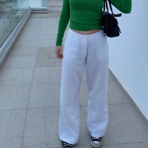 Linnebyxor - Jätte fina låga linnebyxor som tyvärr inte passar länge 💗