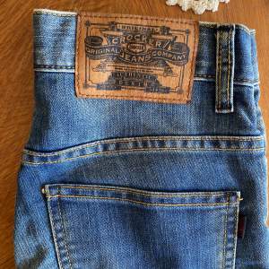 Ett par jeans från Crocker original som är i nyskick. Frakten ingår inte i priset