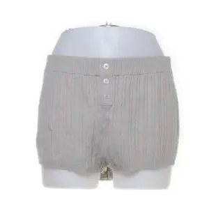 Superfina stickade shorts som tyvärr är förstora! Aldrig använda! 💐