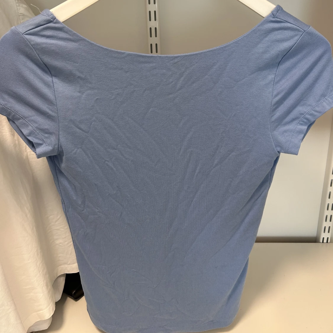 Topp med öppen rygg - 90