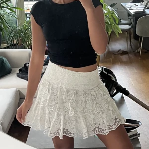 Stockholmsstil kjol - 🤍