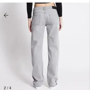 Säljer dessa gråa jeans från lager 157 då de inte kommer till användning längre.