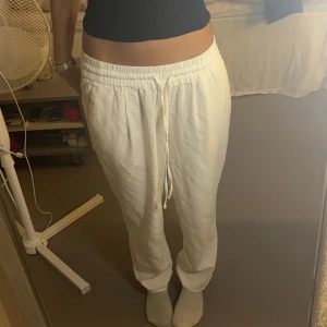 Vita linnebyxor  - Jättefina linnebyxor fårn Veromoda som är använda 1-2 gånger☺️