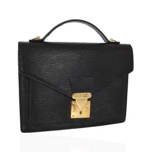 Louis Vuitton Monceau Vintage Handväska Epi Läder   Tillverkad i svart Epi läder   22,5cm x 27,5cm x 6cm  Köpt secondhand, inget kvitto eller historik om väskan finns.  Skriv gärna för fler bilder!