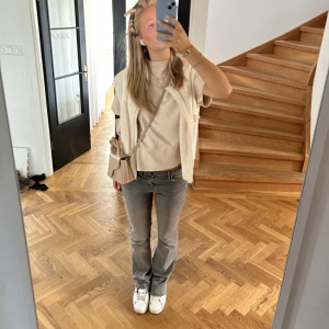 Gråa jeans🫶🏻 - Superfina lågmidjade gråa jeans!🫶🏻