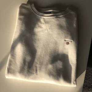 GANT sweatshirt  - Säljer min gant sweatshirt nästan aldrig använd, ny pris 1100