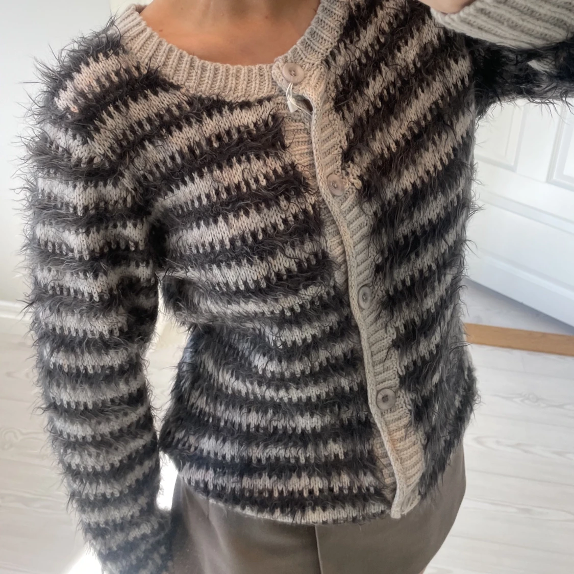 Stickad kofta/tröja  - 90