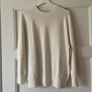 Tröja dam från COS - Damtröja från COS. Storlek XS. Nyskick. Lös passform. 