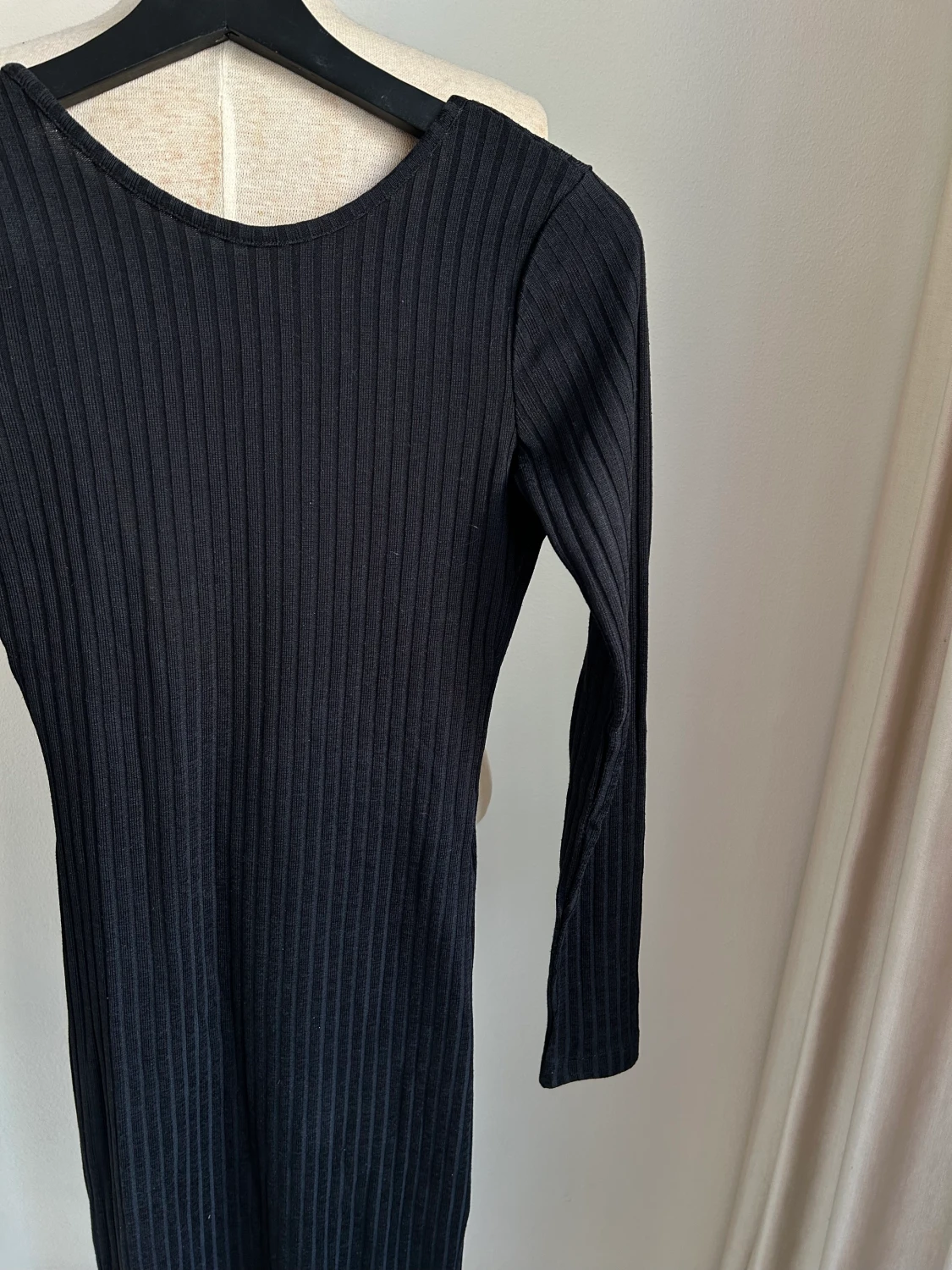 Klänning med öppen rygg NAKD - 90