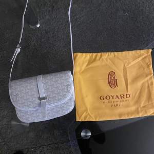 Goyard bag oanvänd kondition 10/10 riktigt fräck är den kan gå ner en del i pris 