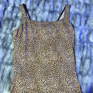 Nattlinne - En super skönt nattlinne som bah ej använder! Men lejopard mönster!