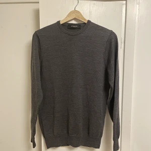 Tröja från lawrence grey - Tröja från Lawrence grey i storlek M. Superfint skick. Nypris ca 1200. Pris kan diskuteras