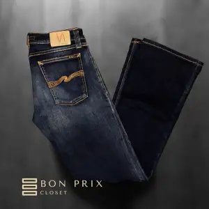 Riktigt snygga bootcut nudie jeans i nyskick.✨ storlek 28/32.   Skriv vid frågor eller funderingar🍁