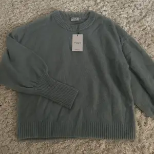 Jättesnygg tröja ifrån Moss Copenhagen, köpt på deras hemsida. Aldrig använd eller ens testad.  Har inga bilder med den på! 