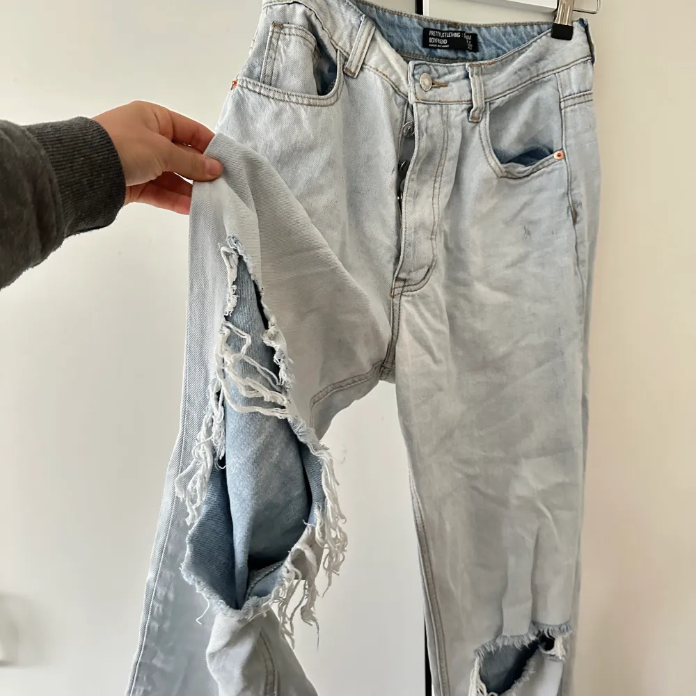 Använda ett par gånger men i bra skick . Jeans & Byxor.