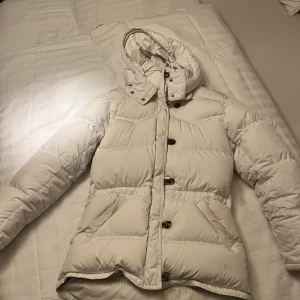 Vit boomerang jacka  - Fin varm vit boomerang jacka 🤍