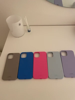 Mobilskal  - Säljer mobilskal från holdit till iPhone 12!! Alla för 120kr eller 1 styck för 40kr🙌🏽🤩💕💕 