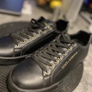 Dolce & Gabbana. - Helt nya, oanvända 41-42.