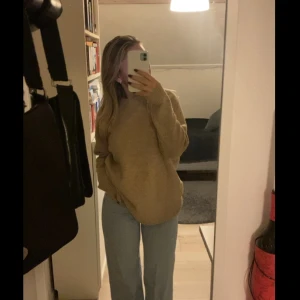 Stickad tröja  - Säljer denna stickade fina tröjan.