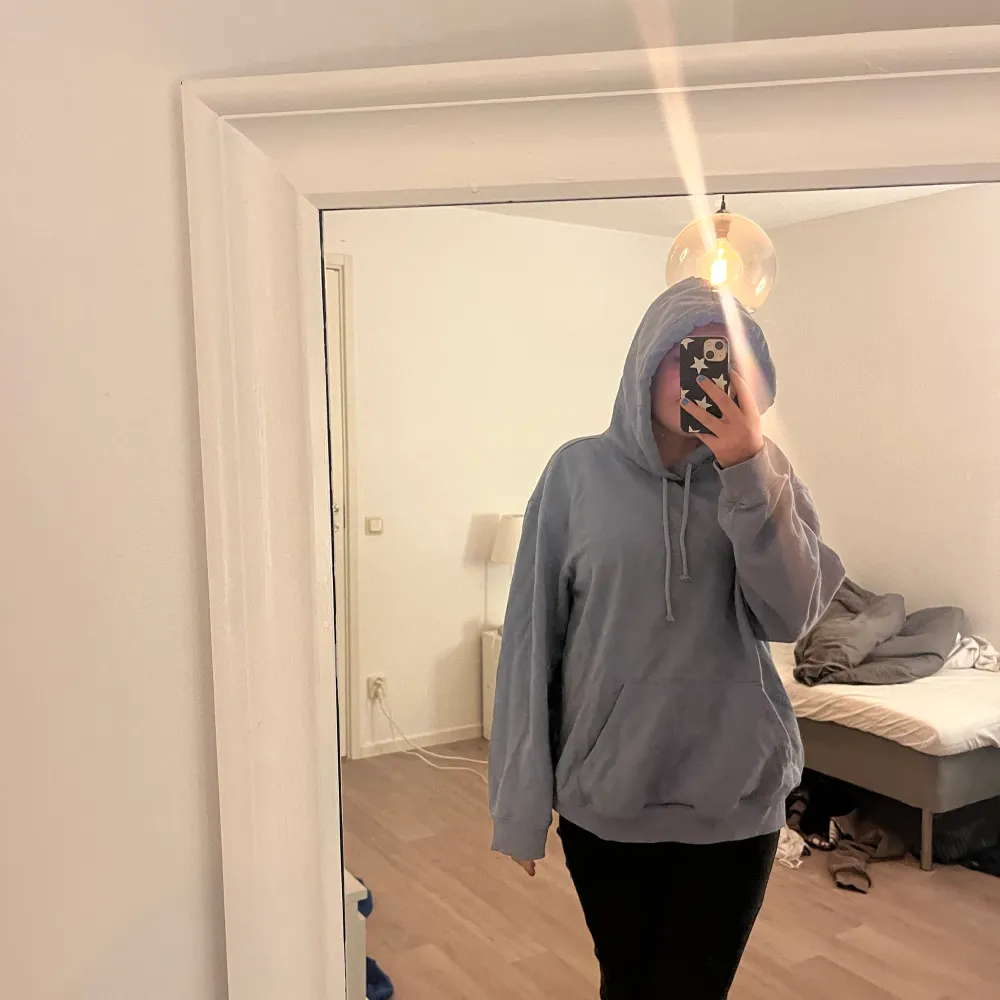 Har en hoddie hemma som är lite för stor som jag tänker sälja. Hoodies.