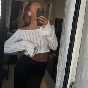 topp  - Knappt använd, storlek M men skulle säga att den är mer som en S 