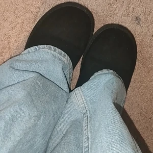 UGGs vinter boots - UGGs inspired boots ( inte äkta ). Bra skick söta och varma perfekt till vinter. Från ella cruz ( andra annons är samma fast fri frakt )