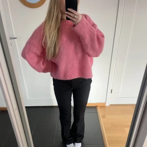 Stickad - Jättefin stickad tröja från H&m som jag inte får någon användning för 💕