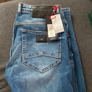 Armani jeans  - Armani jeans. Aldrig använt 