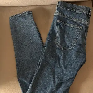I princip oanvända jeans från arket i storlek W30/L34.